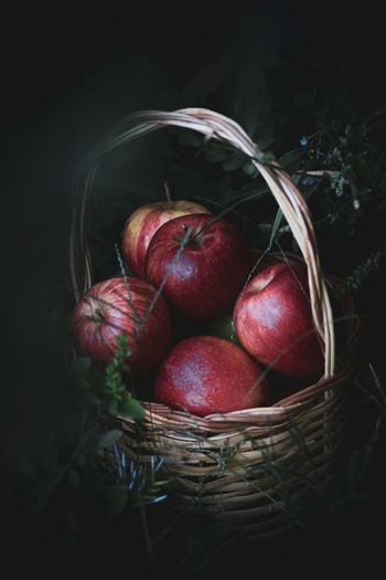 Close-up of apples in basket