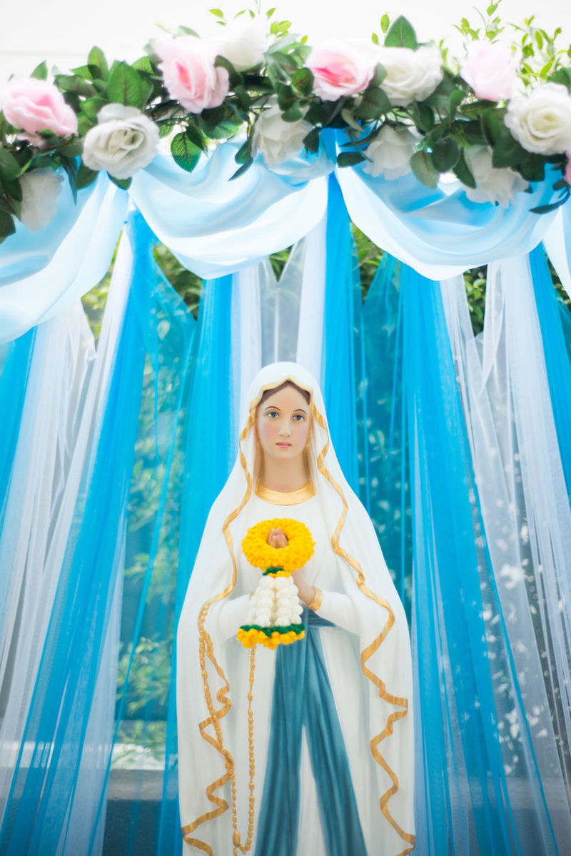 10+ table decorations of mother mary\'s statue for a Faith-Filled Décor