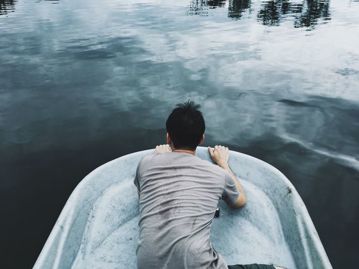 Rear View Real People Water One Person Standing Men Day Outdoors Nature Photography Photo Cool Shades Of Blue Shades Of White The Great Outdoors - 2017 EyeEm Awards Sommergefühle The Great Outdoors - 2018 EyeEm Awards The Traveler - 2018 EyeEm Awards