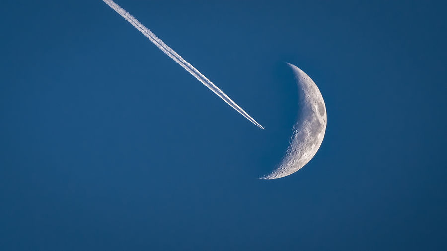 Flying towards the moon