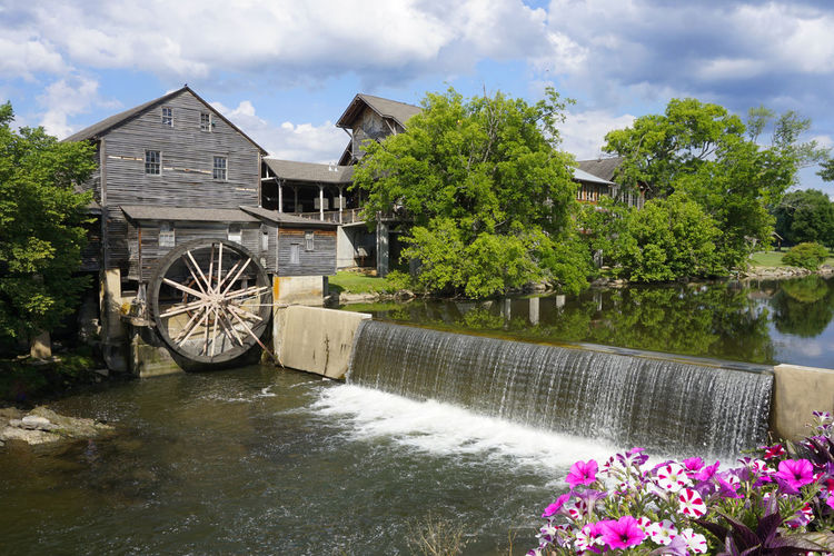 The old mill along the little pigeon river in tennessee