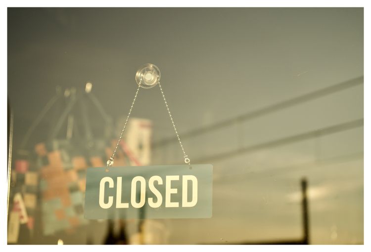 Sign closed