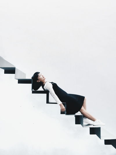 EyeEmNewHere One Woman Only One Person Only Women The Portraitist - 2017 EyeEm Awards EyeEm Indonesia EyeEm Team Portrait Eyeemphoto Minimalist Photography Minimalism The Architect - 2017 EyeEm Awards Place Of Heart Fresh On Market 2017 The Creative - 2018 EyeEm Awards A New Perspective On Life