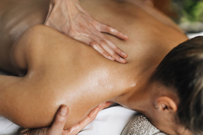 Ayurveda beck and shoulder blade massage with ayurvedic oil