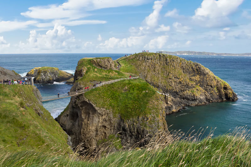 Carrick-a-rede rope bridge near ballintoy in county antrim, northern ireland