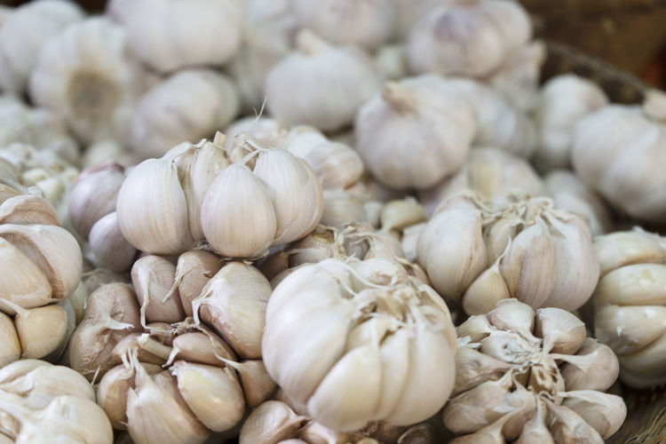 Garlic sold in the market. used as a condiment for cooking.