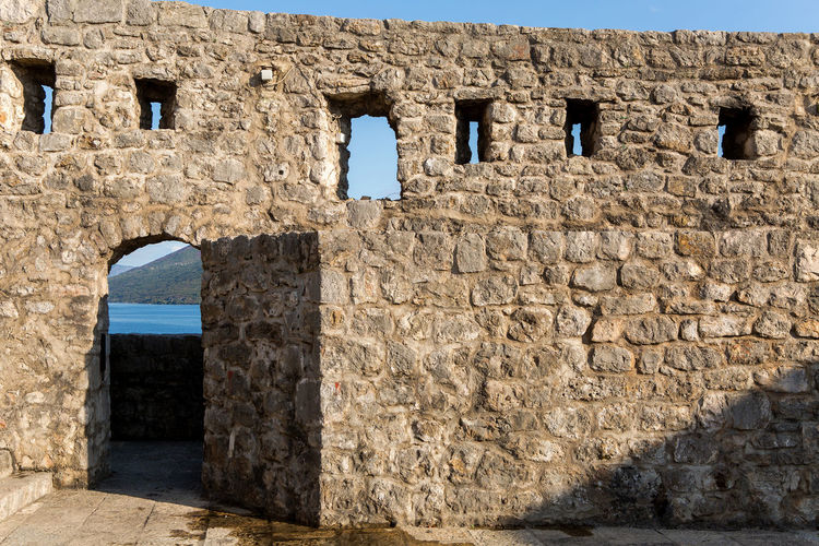Premises of the fortress under the thatched roof during the sun with shade in herceg novi montenegro