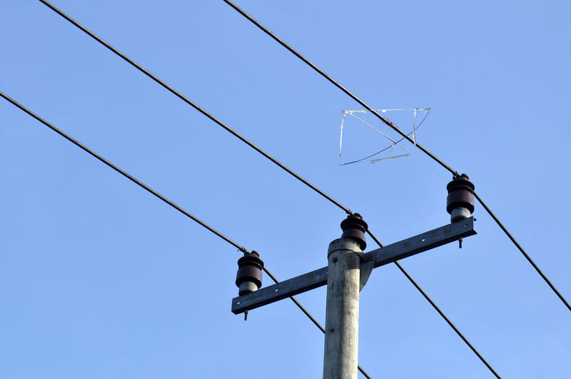 Low angle kite frame on cable