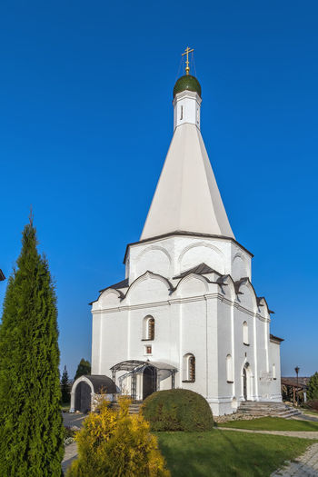 Transfiguration temple in spaso-preobrazhensky vorotynsky monastery near kaluga, russia