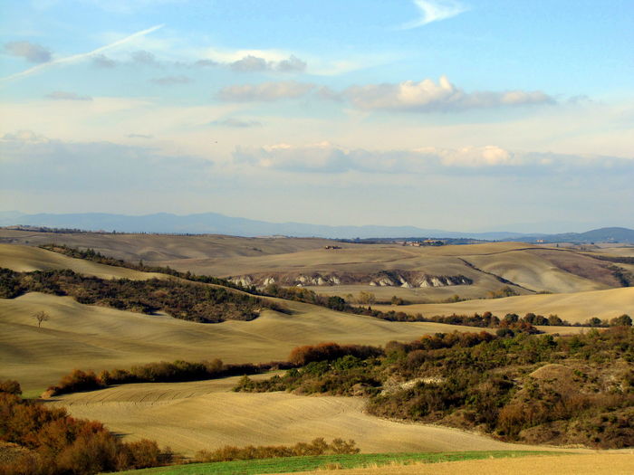 Landscape view of the countryside in val d'orcia, tuscany, italy