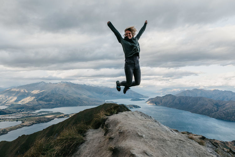 Alone Time Exploring Freedom Friends Hiking Quality Time Traveling View Wanaka Wanderlust Adventure Explore Hike Lake Landscape Mountain Newzealand Ocean One Person Outdoors Peak Roadtrip Royspeak Travel Destinations View From Above