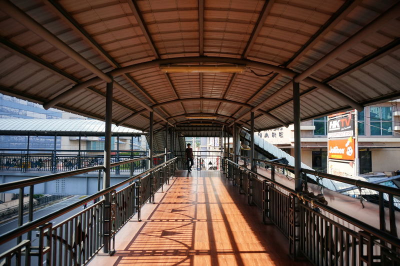 Symmetrical footbridge