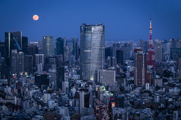 The full moon as seen from shibuya.