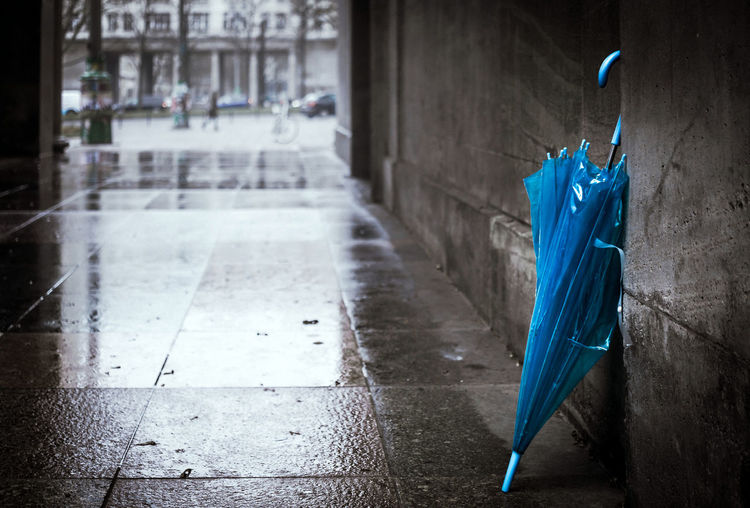 In such cold and wet weather, don't forget the umbrella