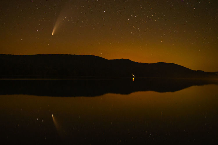 The comet neowise streaks through the northwest ski over vermont