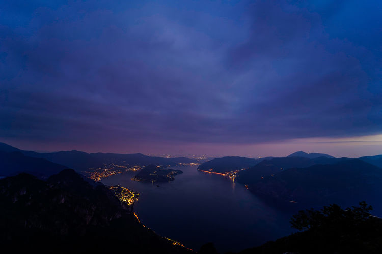 Iseo lake night view