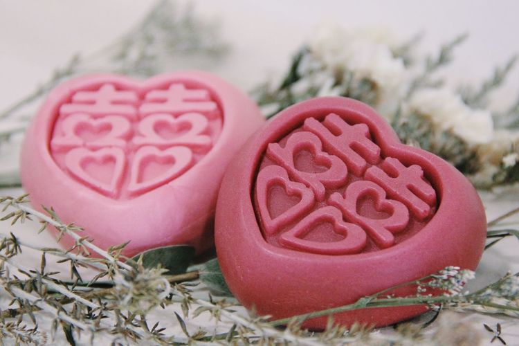 Close-up of heart shape with pink flowers
