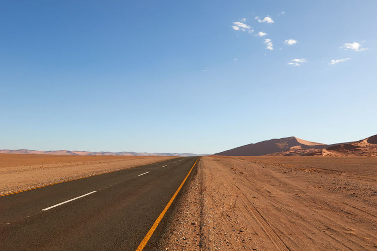 Highway in the middle of namib-naukluft national park