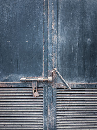 Full frame shot of closed rusty door